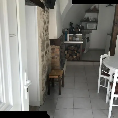 Au Calme A Et Buron Apartment